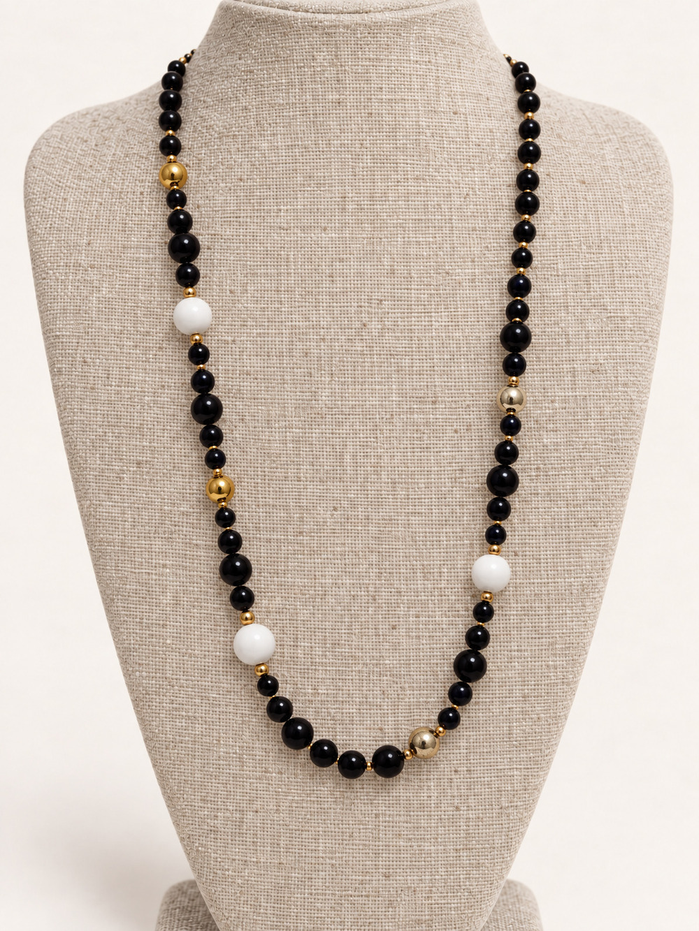 βοΈ Elegant Beaded Necklace | Black, White & Gold-Tone π